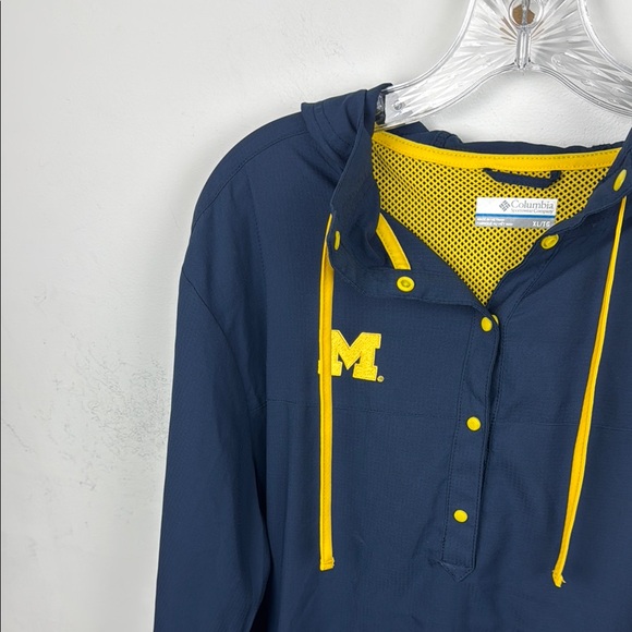 Columbia Michigan Windbreaker Hoodie - Picture 6 of 11
